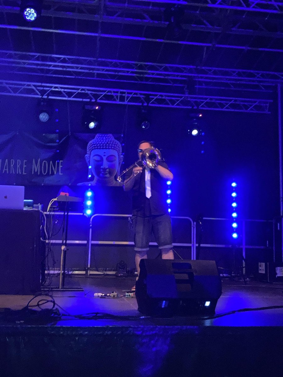 Some pictures of the last gig of my band #LayynarreMone in Tribal Elek Festival (France). 

So happy to have played here ! 🤘🤘