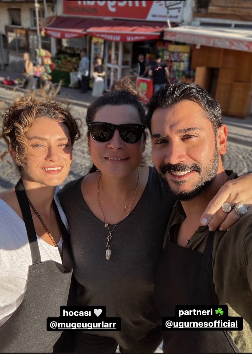 Helga871009's tweet photo. Set 🎞️🎬🍿#HandeDoğandemir #UgurGunes #AskveYemek https://t.co/pKJR9UDXJR