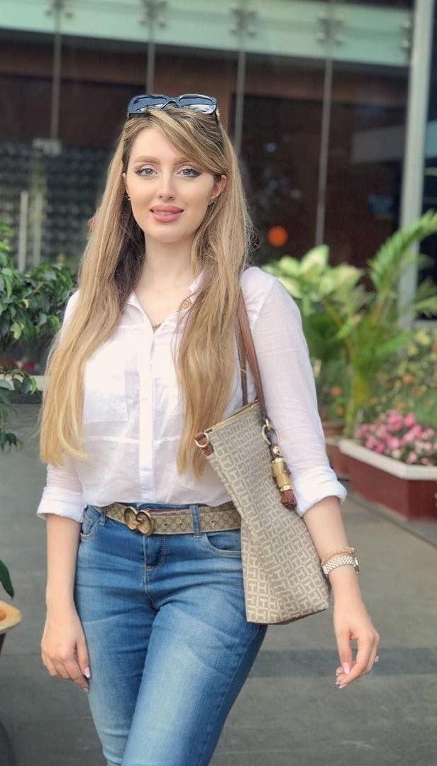 اعلم انهم يمثلون يحبونني لكن لا تقلق فان اشجع المواهب❤️😌