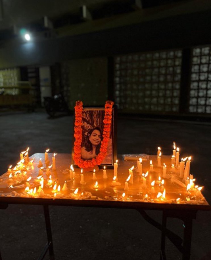 BhaduBhamar's tweet photo. #JusticeForMoumita डॉक्टर नर्स अपने ख़ुद के हॉस्पिटल में सुरक्षित नहीं है ,भयावह डरपेदा करने वाली घटना बंगाल में हुई और हरमज़ादा सिस्टम  मामला दबाने में लगा है , 
आख़िर कब तक बेटीया एसे ही बलात्कारी घटनाओं को भुगतेगी 
निषेध 
नमन डॉक्टर https://t.co/X9y8yYikYY