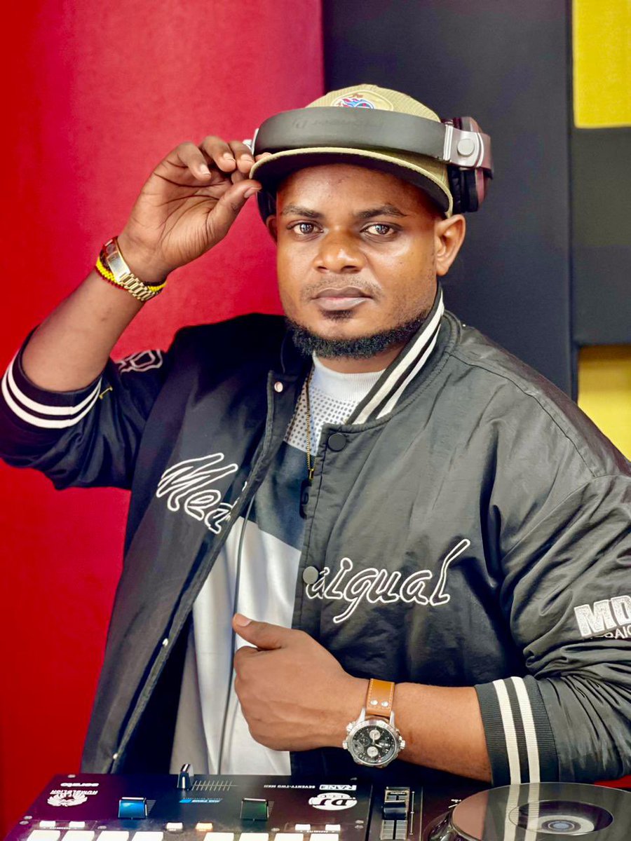 882SanyuFM's tweet photo. All Avenues may be filled with traffic jam, but you wonโt catch it from Sanyu FMโs #HitMixAt6!
Tune in and turn up with Deejay @gero_humblelion on the #SanyuFMDriveShow
Where are you tuned in from? https://t.co/C7M3cK8fme