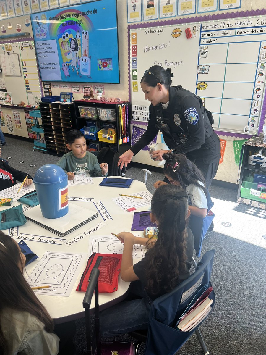 Triple Crown Colts (@triplecrownel) on Twitter photo First day of school and a special visit from Officer Guillot! #VVfirstdayofschool24 <a href="/ValVerdeUSD/">Val Verde USD</a> First day of school and a special visit from Officer Guillot! #VVfirstdayofschool24 <a href="/ValVerdeUSD/">Val Verde USD</a>