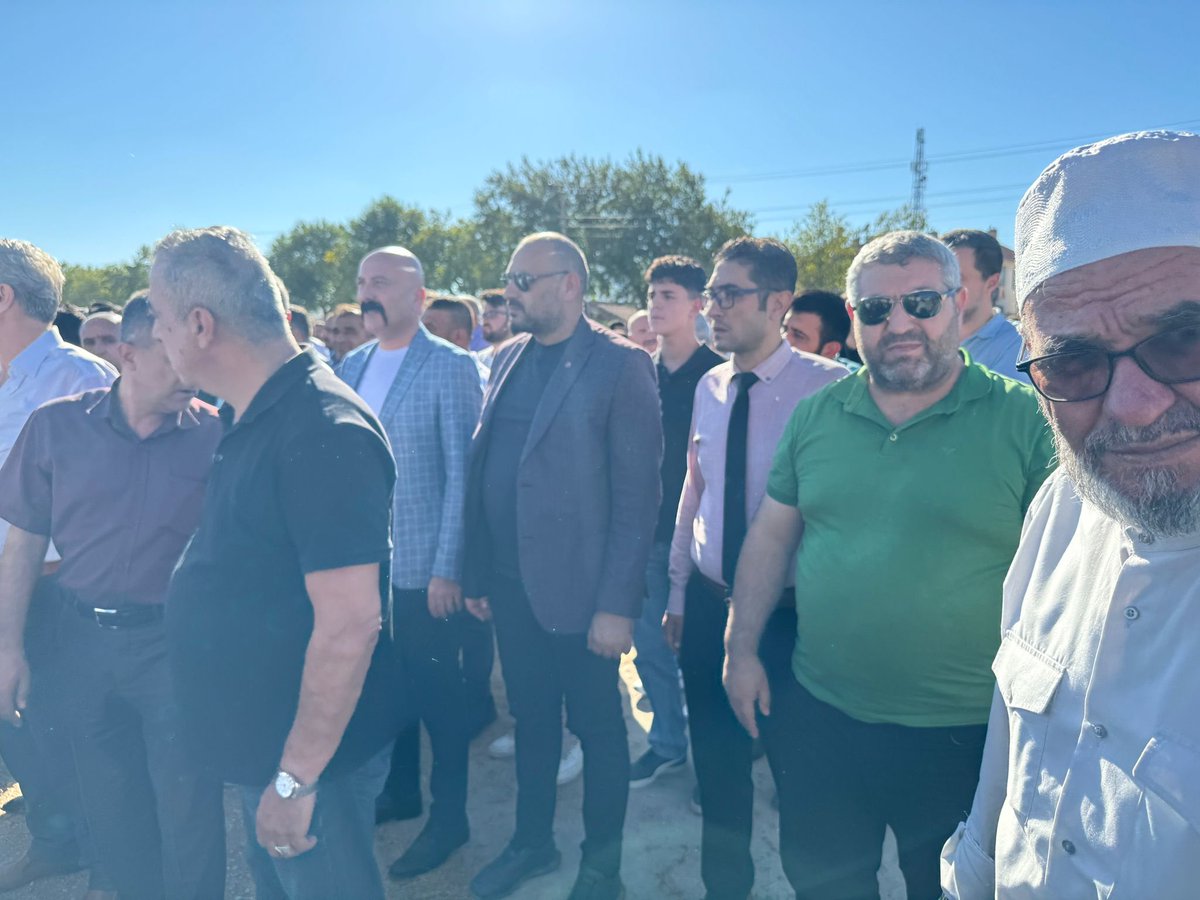 Genel Başkan Yardımcımız Ümit Yalçın, Konya eski İl Başkanımız ve Öz Sağlık-İş Sendikası Konya Şube Başkanı Ramazan Çakar’ın cenazesine katıldı. 

Genel Başkan Yardımcımız Yalçın, Genel Başkanımız Ömer Yılmaz’ın taziyelerini ileterek ailesine başsağlığı temennilerinde bulundu.