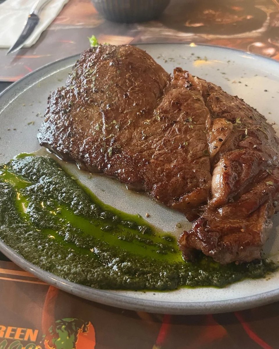 vefTxsf's tweet photo. Savoring each moment, one delightful taste at a time. https://t.co/EnKmKhTesT