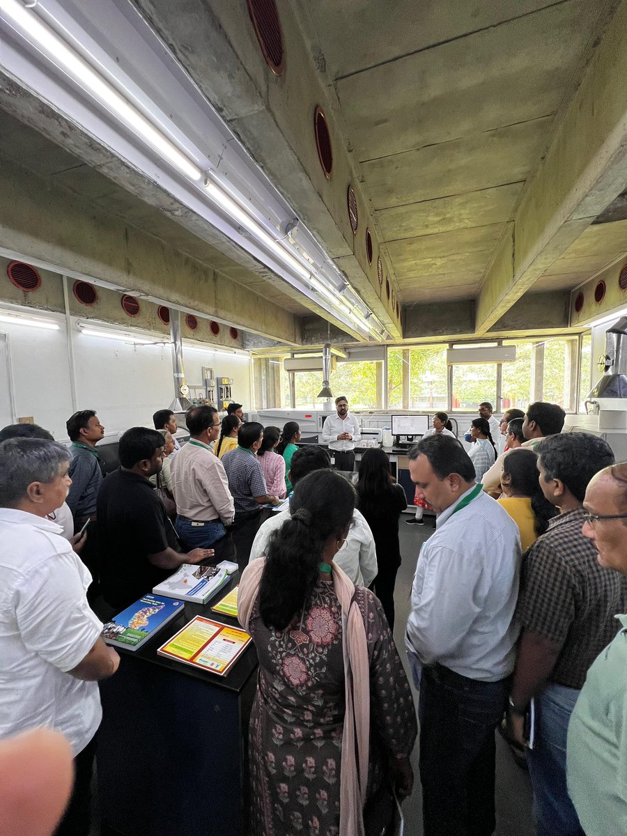 PushpajeetC's tweet image. Visit of NARS and CG participants attending the HarvestPlus and Breeding Resources Initiative (biofortification traits) workshop visited Soil and Crop quality Lab to understand the advanced analytical technologies #ICRISAT @Govinda35007003