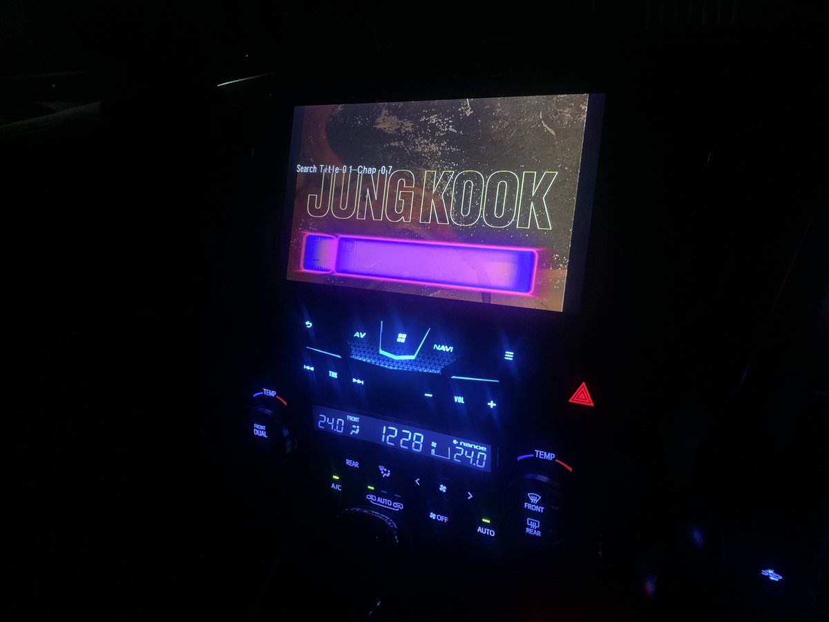 iphonezeroshiki's tweet photo. K-POPかけながら出発🚙 https://t.co/zSKTWx526r