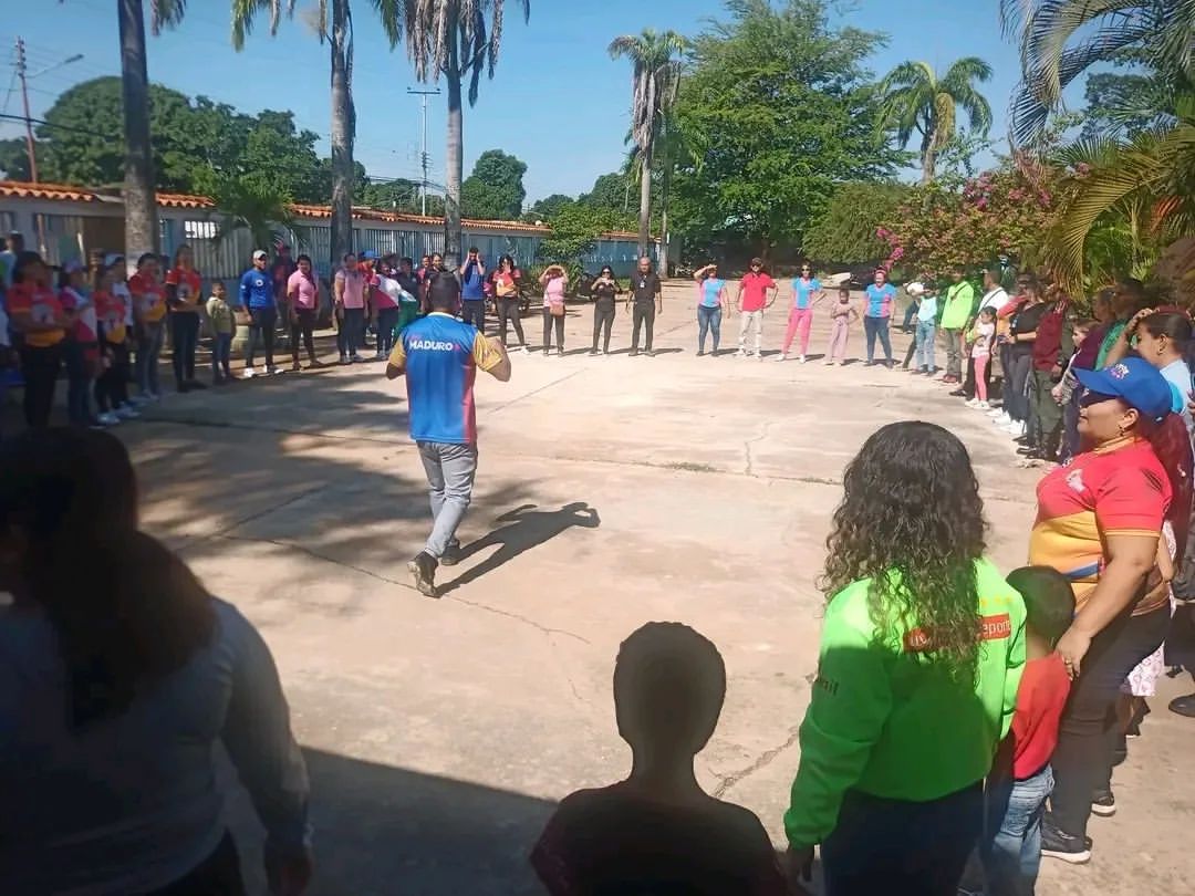 geminismg's tweet photo. Actividades recreativas, deportivas y culturales, son parte de las jornadas del Plan Agosto de Escuelas Abiertas. Niños/as, jóvenes y adultos acompañados de las fuerzas activas del territorio disfrutan de espacios de paz, alegría.

#14Ago
#HastaProntoX
#sergetti
#FidelPorSiempre https://t.co/Qdnipp1kvV