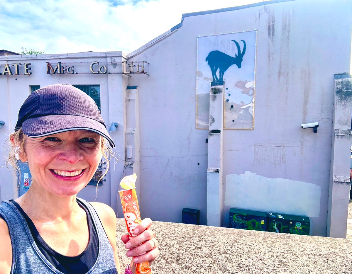 sarahkern101's tweet image. Time to visit the local #Banksy …which made a perfect 15 mile Calippo stop on the #run 🏃🏼‍♀️! (Perspex covering creating some interesting reflections around the Goat..) @UKRunChat @RunnerBliss #kew @walls #ukrunchat #running #London