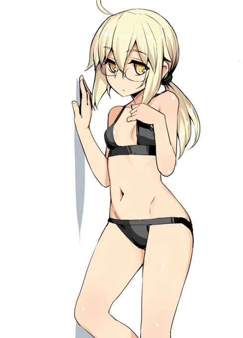 思えば好き勝手水着えっちゃん描いてきたけど、ようやく公式デザインの水着えっちゃんが描ける喜び……感謝ぁ…。 