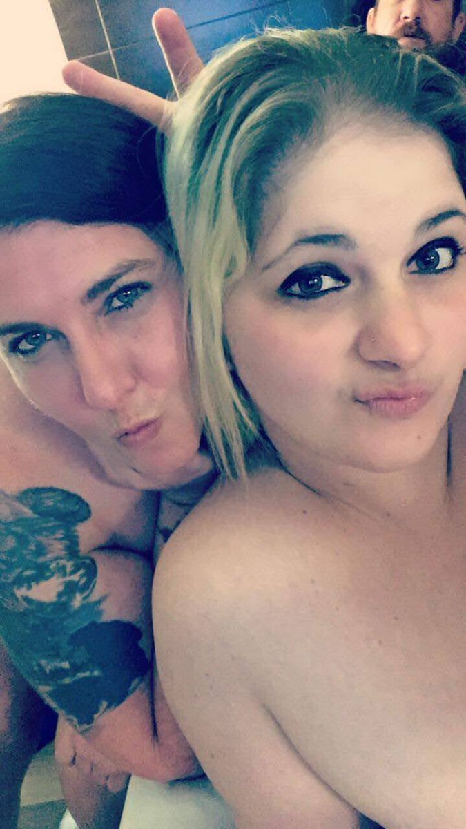 ewelly1791's tweet photo. Rt and say hi if you would join us 💋😘 https://t.co/KBuB2cJs0Q