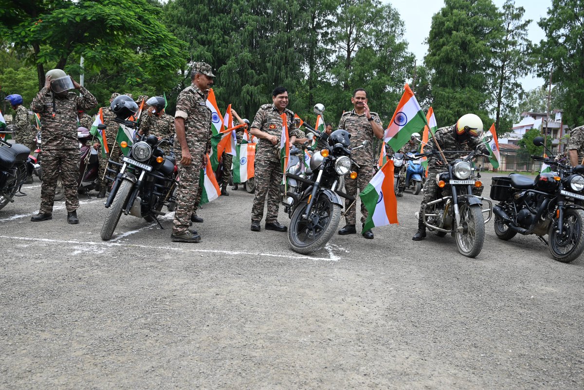 143bncrpf's tweet image. On the ongoing &quot;Har Ghar Tiranga&quot; initiative , 143 Bn organized a Bike rally from Khulem leikai village to  kandala fort  led by Shri Dr. Vipul Kumar, IPS, IGP M&amp;amp;N Sect  carrying the National flag &amp;amp; spreading awareness about the significance of hoisting the Tricolor on August 15