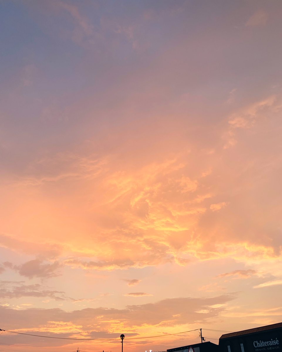 opateleopathy's tweet photo. みんなお盆楽しんでるかな？
雨上がりの夕焼け綺麗だった💫 https://t.co/xagpUl8dvW