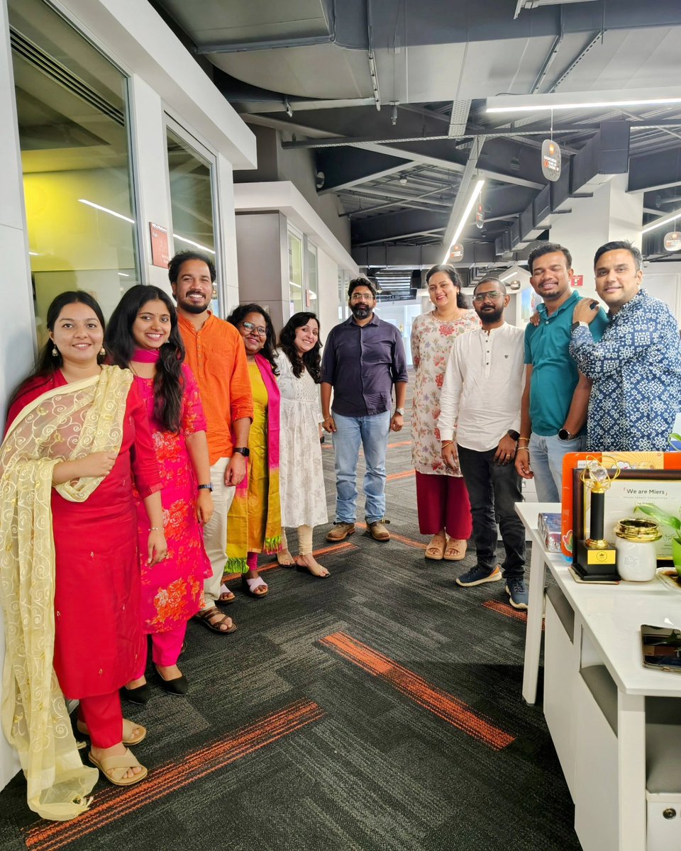 batchumalli's tweet image. Exhilarating &amp;amp; vibrant Pre-Independence Day at the office!😍
Tiranga-themed dishes and colorful traditional attire sparked pride and joy, celebrating our unity in diversity. 🎉

Happy Independence Day.🇮🇳🙏

#Xiaomi ❤️ #HarPalTiranga🇮🇳 #BestPlaceToWork 
@Madan_Varun