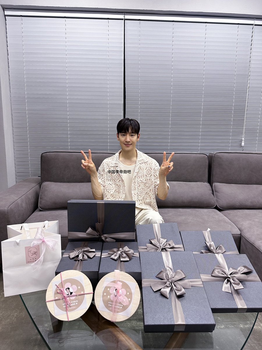 #이제훈
#leejehoon
#李帝勋
 🫶🏼🥹