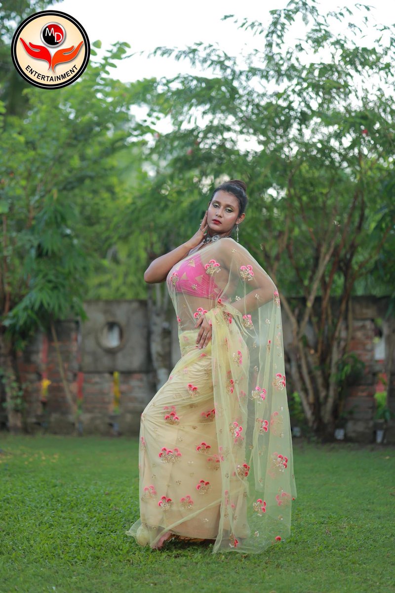 djoceansagar's tweet photo. High Fashion Saree Shoot For MD Entertainment
Concept : Trending Net Saree
https://t.co/NrlvtxYq31
Model : Sweta Das Moon
Producer : Manish De
#MDEntertainment #Sweta #HighFashionShoot #ConceptShoot #SareeFashion #SareeShoot #FashionVlog https://t.co/C2dZdFjDK8