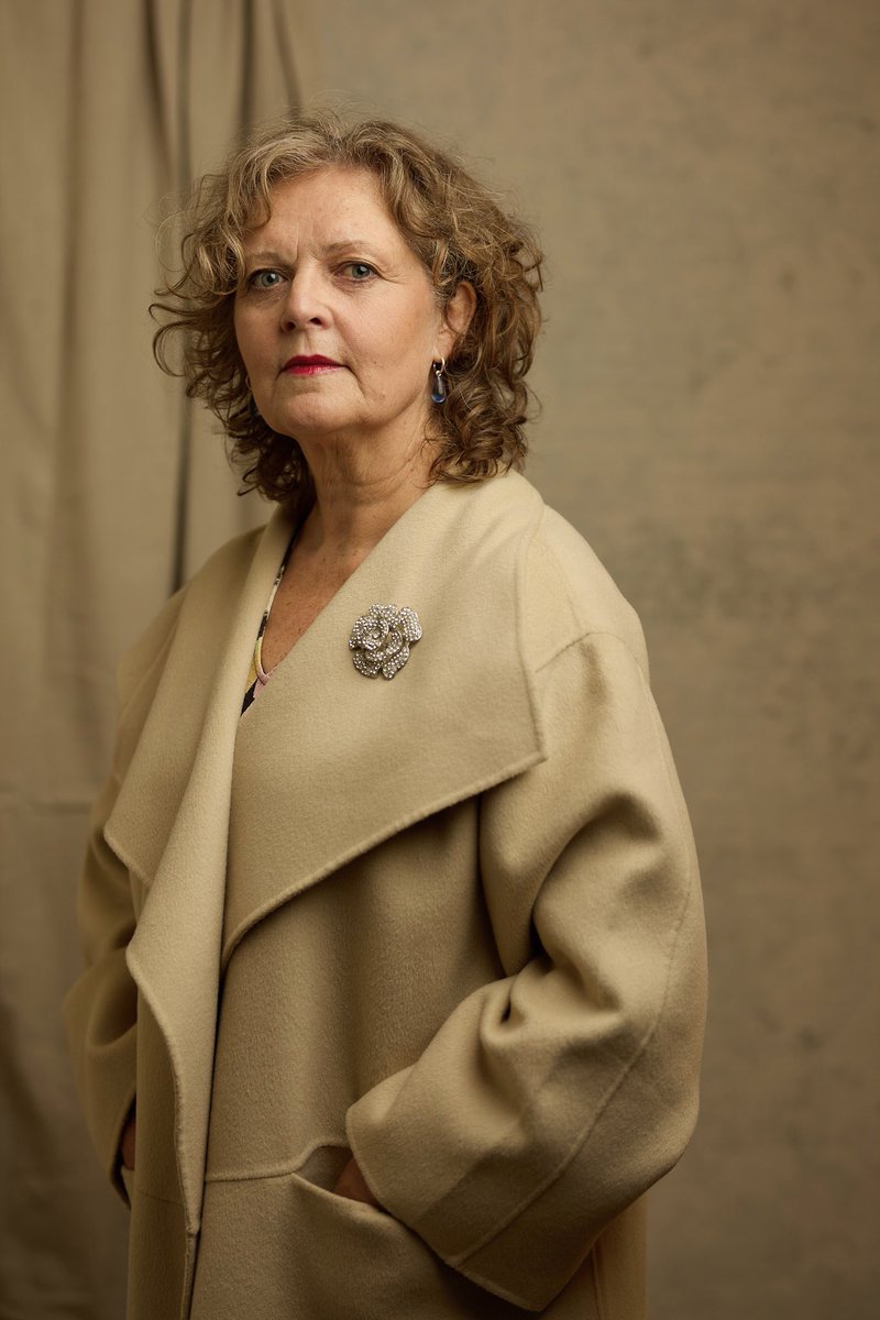 productions_her's tweet photo. Meet STEPH. She's single, a Sagittarius, with a good sense of humour and she's THIRSY. 

Kerry Willison-Parry is STEPH 🍷 

Book tickets now for KIN, a new dark comedy by Christine Mackie, touring to ⬇️ 📅 

1/2 https://t.co/Ja8eP5aFiW