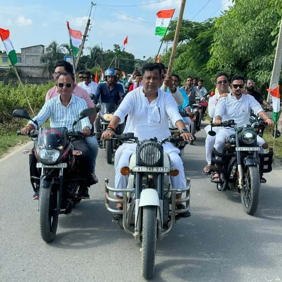BJYMAssamPrdsh's tweet photo. Glimpses of #TirangaBikeRally, held by Karimganj district in Ramkrishna Nagar Vidhansabha today in lieu of #HarGharTiranga Abhiyaan.
#HarGharTiranga
#BJYMAssam
#TirangaBikeYatraAssam https://t.co/nFbpWIGLau