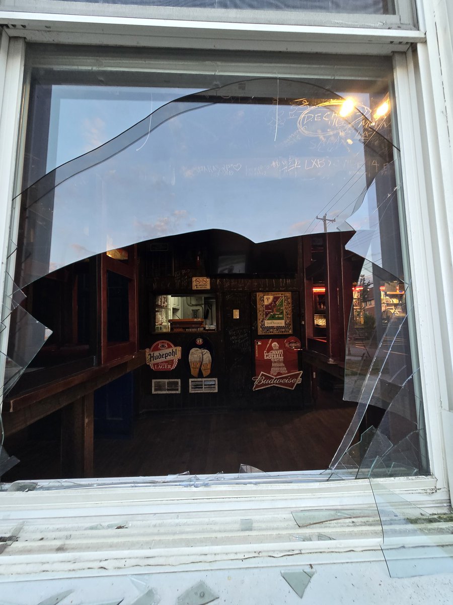 Danagardens's tweet photo. This is why we can't have nice things! A nice little 530am wake-up call for B&amp;E. The alarm system worked perfectly, so minimal product was stolen. https://t.co/4UoAnar20Q