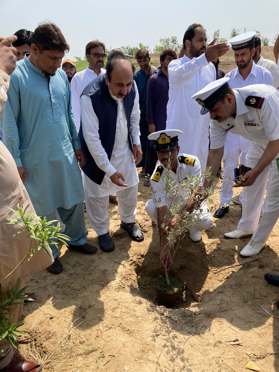 FocalPersonVLG's tweet photo. Volunteers Leading Governance (VLG) proudly participated in the Plantation Drive at KFUEIT & IUB in Rahim Yar Khan, in collaboration with the Musharraf Iqbal Foundation. Our Social Media Lead meets with the Lieutenant Commander of the Pakistan Navy.
#TeamIHM #VLG #JoinVLG https://t.co/vgz1ExqdCc