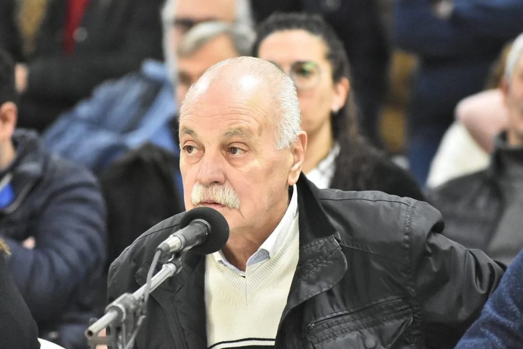 Acabo de enterarme del fallecimiento de Antonio. Discutimos mil veces, acordamos otras tantas. Me quedo con su imagen de hombre de palabra. 
Luchador aguerrido pero responsable y respetuoso. 
Sé que algunos me criticarán pero realmente lamento profundamente su partida. 
QEPD…