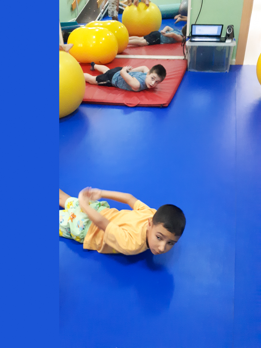 ASPAPROS's tweet photo. Coordinación, movimiento, equilibro, elasticidad...
Son solo algunas de las técnicas que realizan nuestros más pequeños en la Escuela de Verano de ASPAPROS.
#ASPAPROS #escueladeverano #Agosto #familia #amigos #verano #sol #playa #piscina #broncearse #vacaciones #Almería https://t.co/u1CaUWwX4N