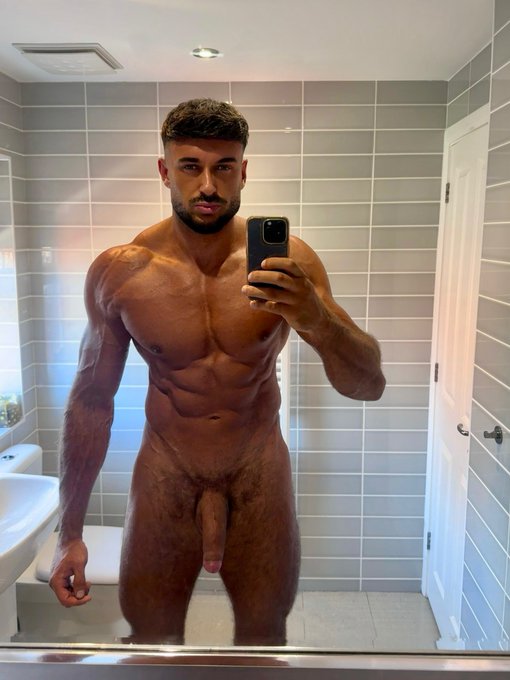 Who&rsquo;s hungry?!😋 https://t.co/JrviYKYyOh