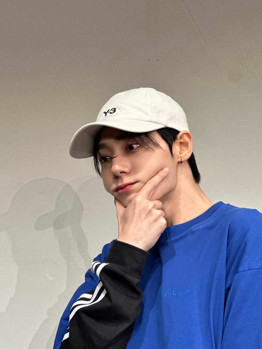 official_ONEUS's tweet photo. [#환웅]
닭 대신 웅랑이🐯 https://t.co/YQrcEOYsix