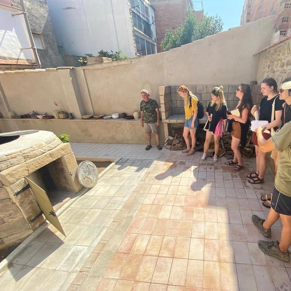 riba_rocks's tweet photo. Students from @unisoton_wsa and @unisouthampton visited Antonio Pérez’s workshop, learning more about the production of juniper oil as part of the Riba Rocks @TuringScheme_UK placement.
#turingschemeuk #riudart #art #traditionalskills #ecology #sustainability #catalanculture https://t.co/XdkvdKgUPh