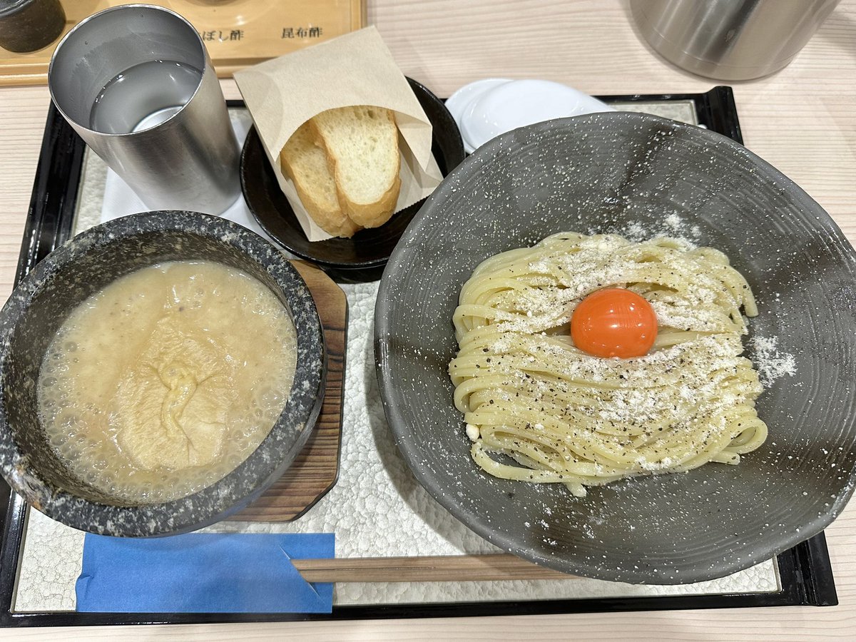 cherryking0511's tweet photo. 6/1はじめて食いに行ったのにありえんぐらい美味すぎて4回も行ってる🤣
カルボナーラと今日食った二郎はバケモン https://t.co/Oc6n139JLx