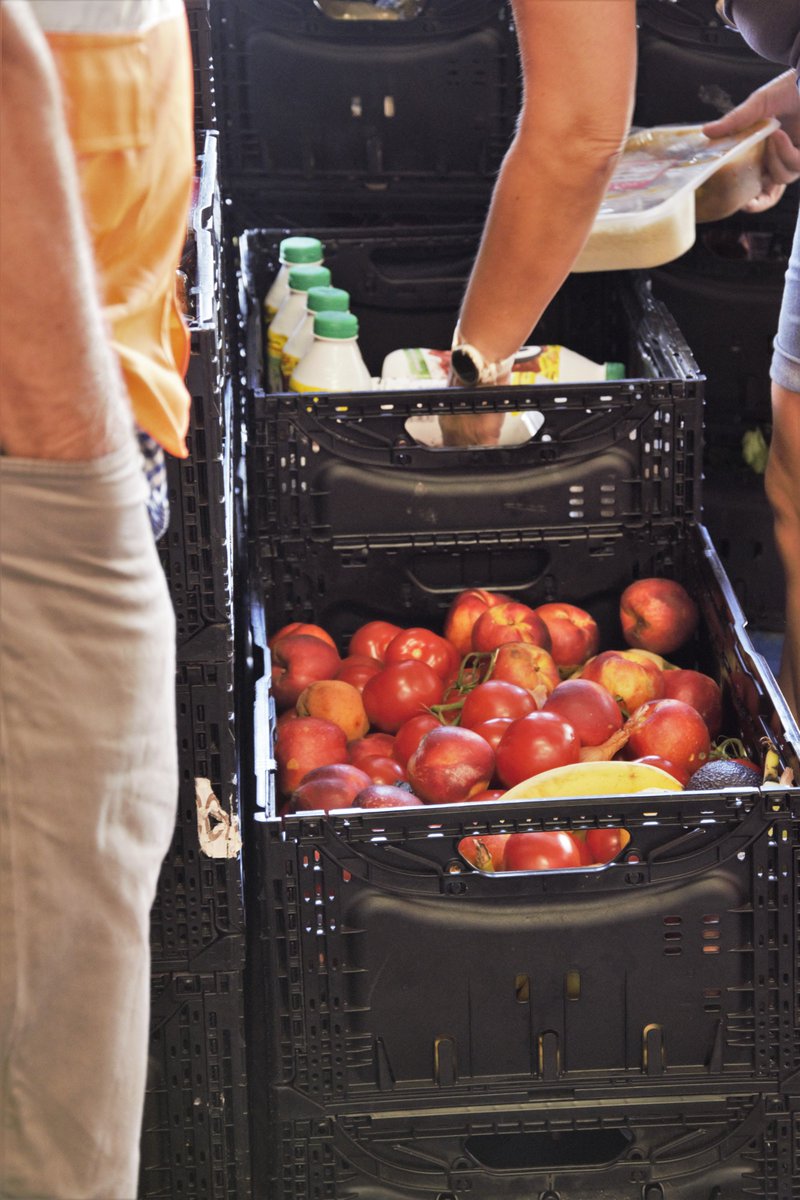 📸 #retourenimages sur la visite d'Alexandre Rochatte, préfet de la Loire, à la banque alimentaire de la Loire, à Saint-Étienne. 
Après une présentation de la structure par M.Goyet, président de la banque alimentaire, le préfet a visité les locaux et rencontré les bénévoles ainsi