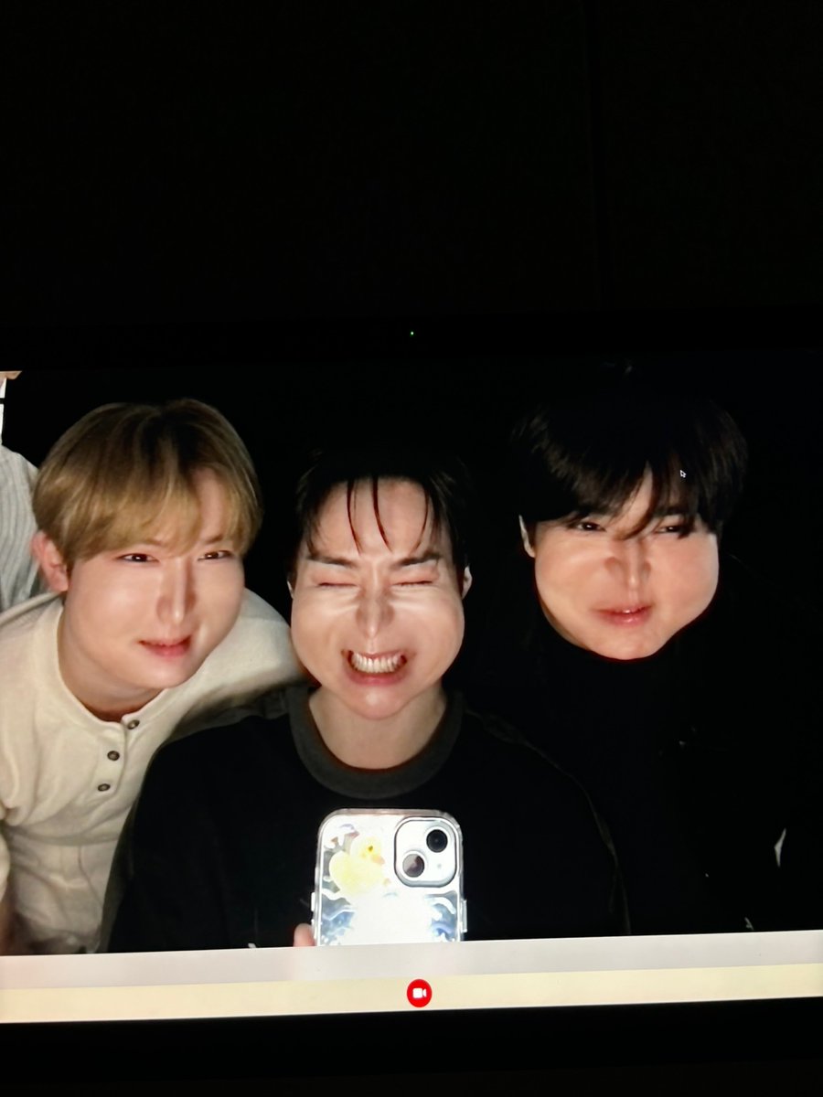 TPST_twt's tweet photo. [#한빈] 많이 웃어주세여~ 😁😄😁 https://t.co/B85ehfXPaS