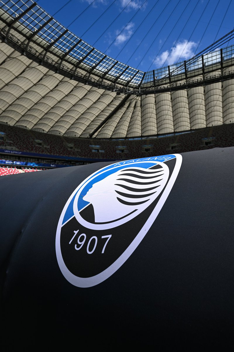 ChampionsLeague's tweet photo. ⬅️🤷➡️

#SuperCup https://t.co/L8flfPTDP9
