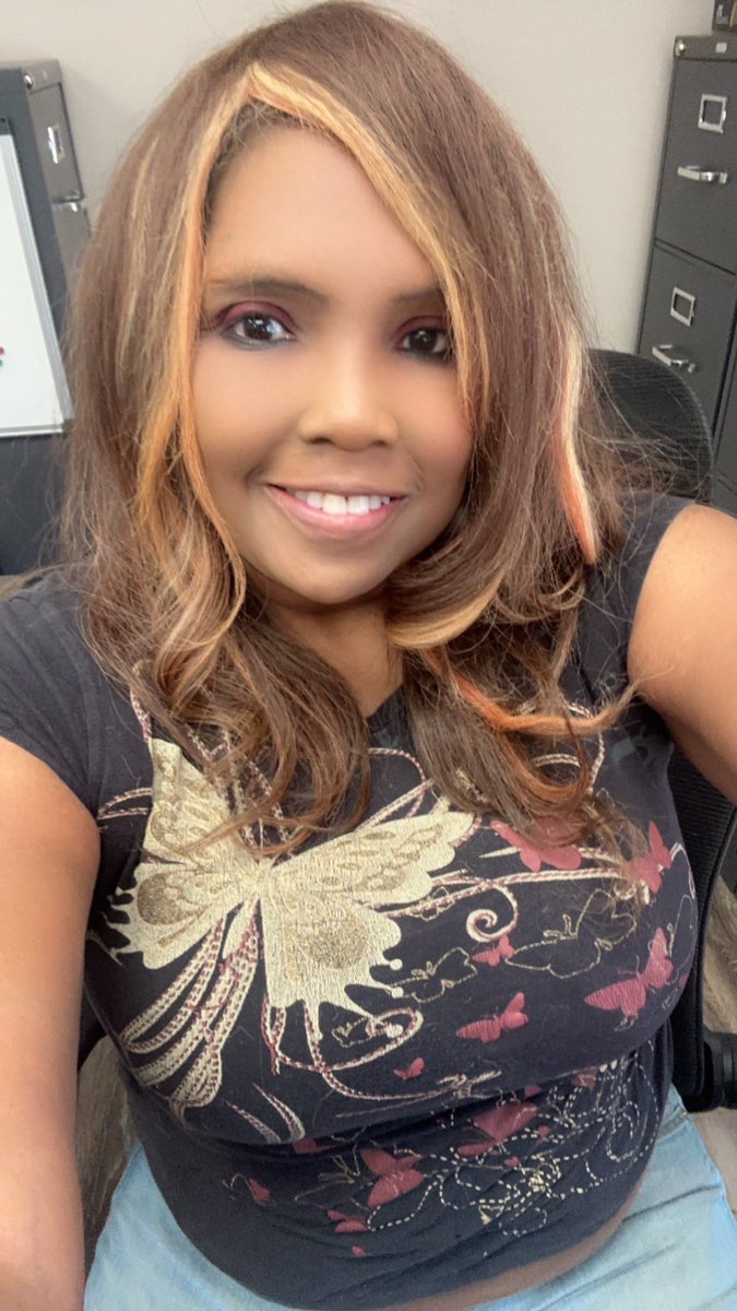 CrystalPeachyB's tweet photo. Good morning my peoples‼️ Let’s get over this HuMp 💪🏾 Looks like today might be that day for our WR 1️⃣ and today might be the day where I have a good day 😀 It’s also 6️⃣ Days until 🍑 DAY 🔥 Have a blessed and safe day 💛❤️❤️🔥 #peachyb #FTTB #PayBA #PayTrent #wednesdaymotivations https://t.co/YVJZ4goFcn