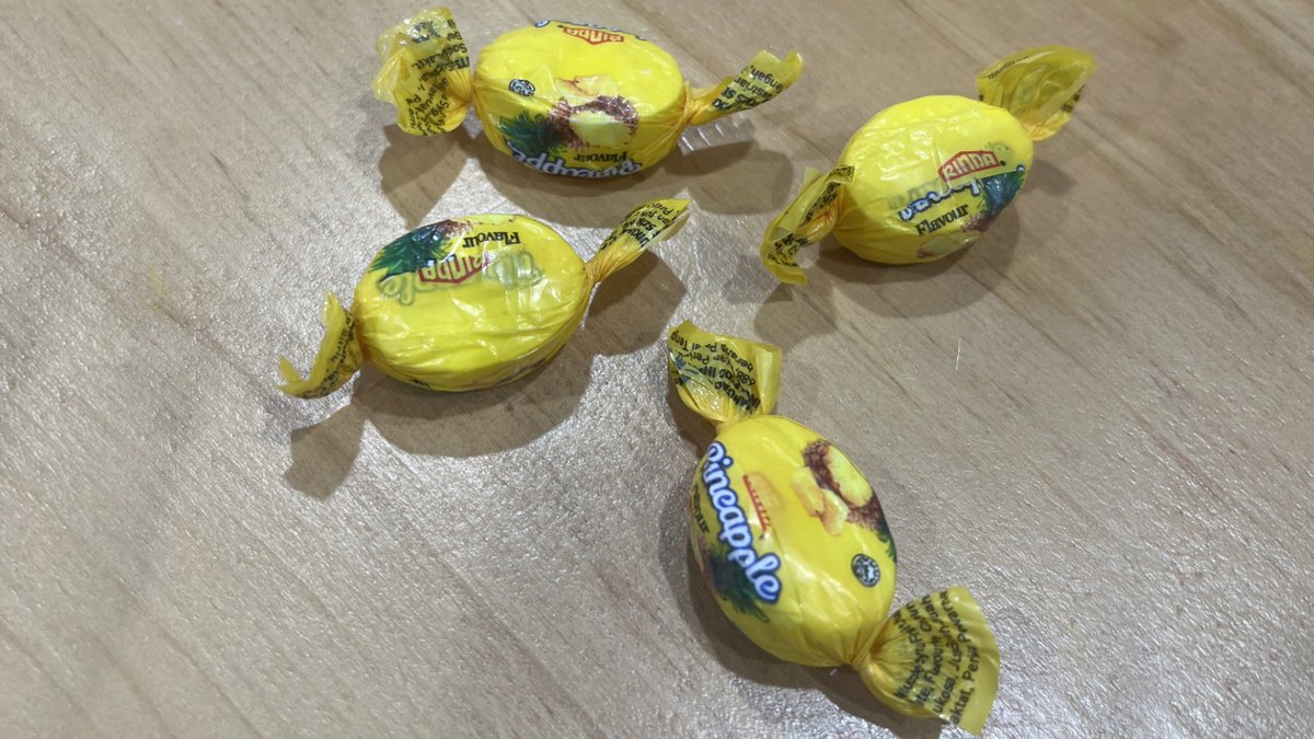 3CatInfo's tweet photo. "No us els mengeu": una ONG neozelandesa distribueix per error uns caramels amb metamfetamina https://t.co/89Ndu7SOMq https://t.co/t11Qj1oESE