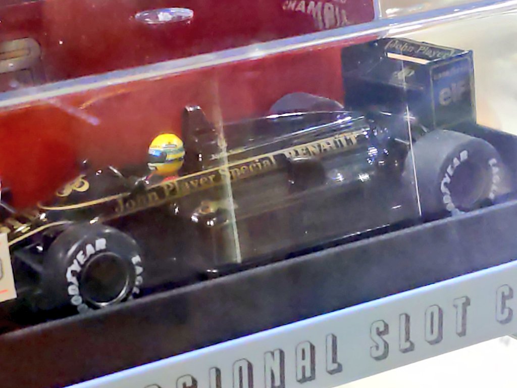 racertanu's tweet photo. 新しいNSRF1🏎️
セナ様😍
#スロットカー
#NSR
#F1
#フォーミュラー1
#97T https://t.co/t0FwxKcEcA
