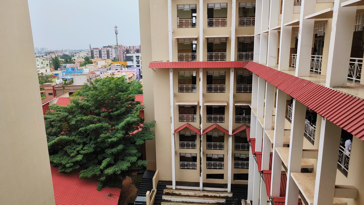 AtulACleaver's tweet image. First day at university 😄