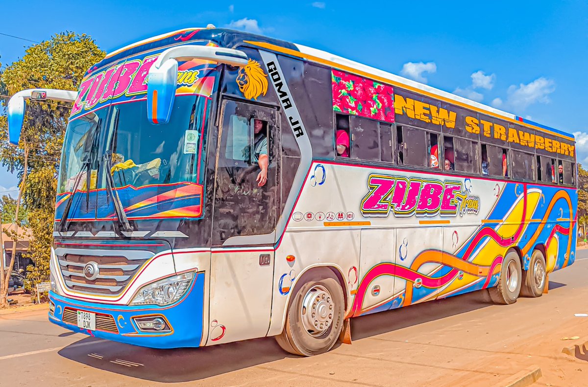 TBoundBuses's tweet photo. Serikali iwatengeneze mazingira mazuri mafundi wa bongo, tunaweza ipiku China kwenye utengenezaji wa mabasi.
#ZubeTrans
Before After https://t.co/ccuahFFGCQ