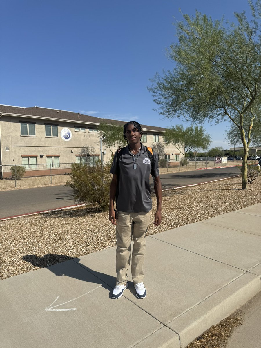 stacy_Coon's tweet photo. I forgot to add my first day of school 💪🏾🦾💪🏾 https://t.co/2KY5QUE2FR