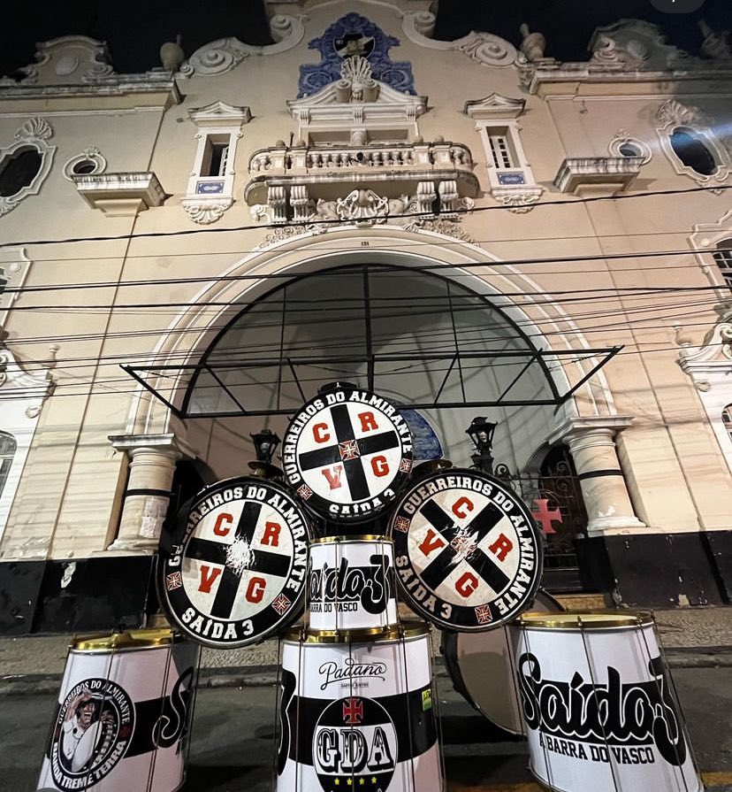 #GDA18ANOS - Responsável por comandar os loucos da saída 3, a Banda do Vasco sempre teve grande responsabilidade no tamanho que nos tornamos hoje. Com o estilo barra brava, a GDA veio pra revolucionar a arquibancada vascaína com suas murgas e instrumentos de sopro +