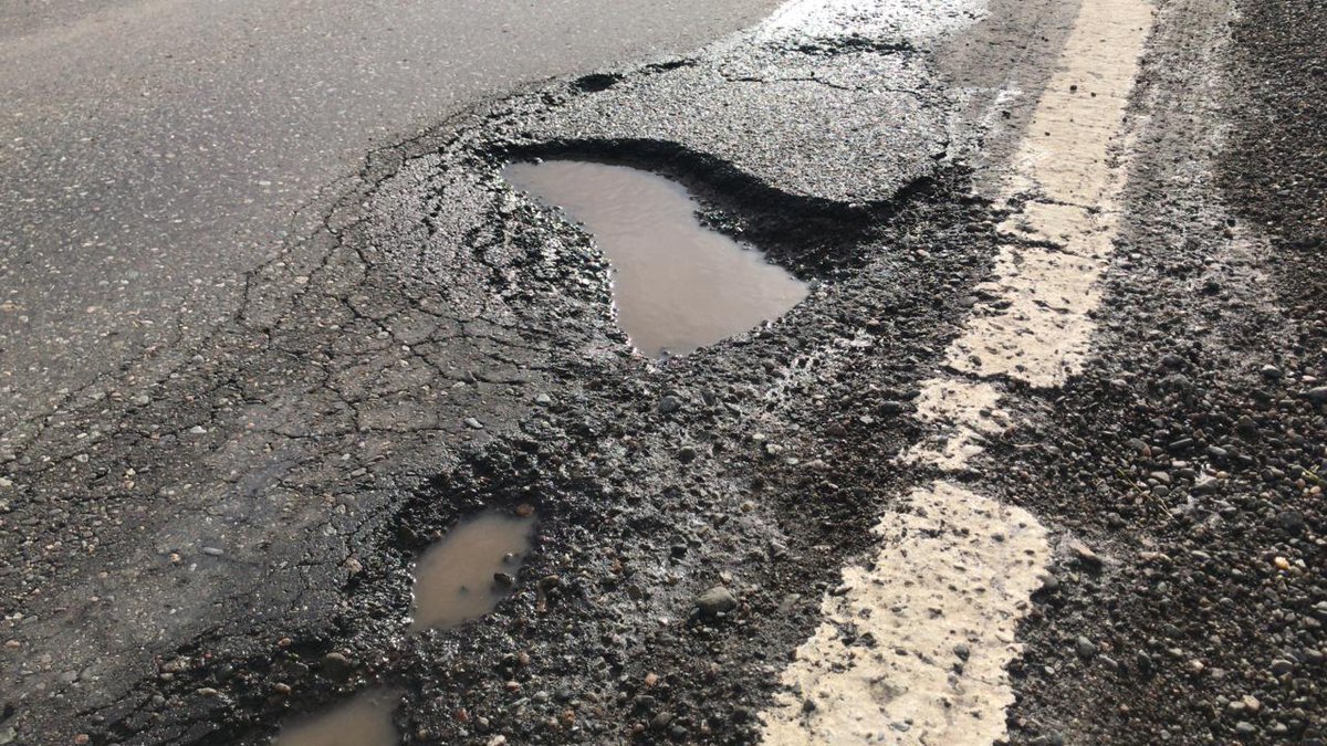 La ruta Esquel-Trevelin esta en pésimo estado, como nunca paso en los últimos años, teléfono para el diputado nacional <a href="/CesarTreffinger/">César Treffinger</a>  los vecinos de la región necesitan transitar "libremente" y seguros, menos palabras y mas gestión por los vecinos de la cordillera