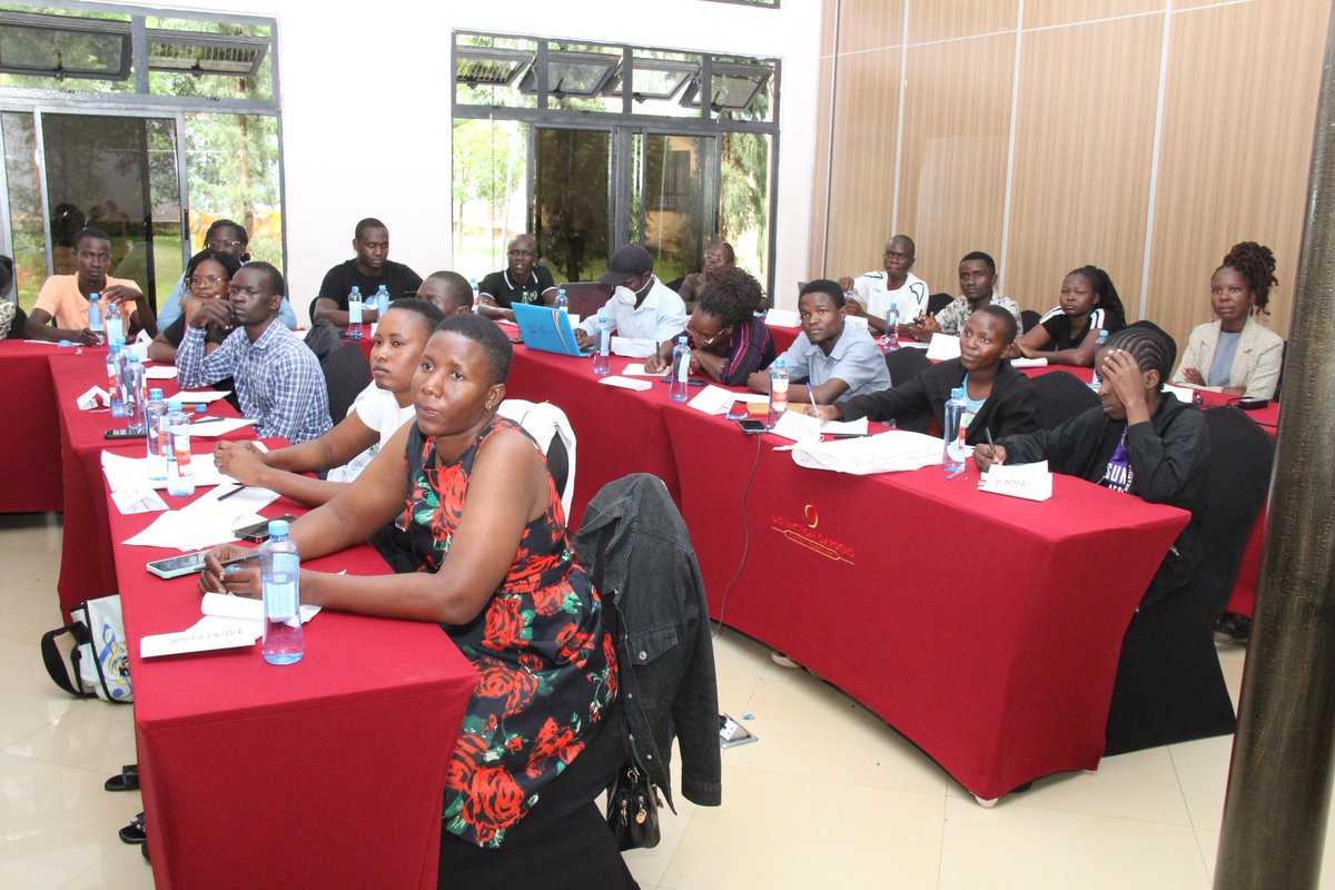 JOHNOMONDI46528's tweet photo. Human Rights and Access to Information training by @UraiaTrust and @SiayaNetwork. The training has been an eye open and a wake up call to youths that they have to stand up and advocate for their rights.
#SIMUNcares https://t.co/qQsZpWWqRW