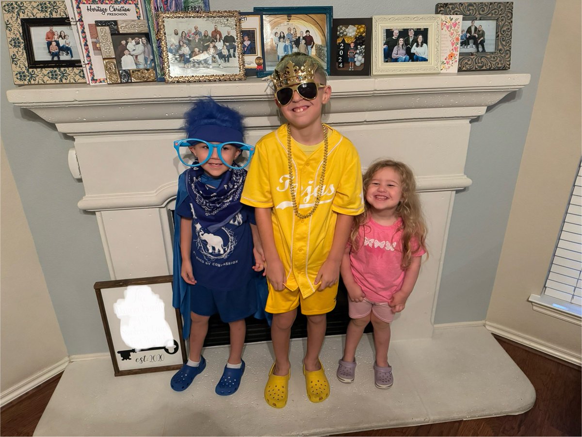 Phillip Daurio (@mrdaurioisms) on Twitter photo The Daurio Squad is ready for another great year at <a href="/EagleRidgeKISD/">Eagle Ridge KISD</a>! #NoPlaceLikeERE #KISDFirstDay The Daurio Squad is ready for another great year at <a href="/EagleRidgeKISD/">Eagle Ridge KISD</a>! #NoPlaceLikeERE #KISDFirstDay