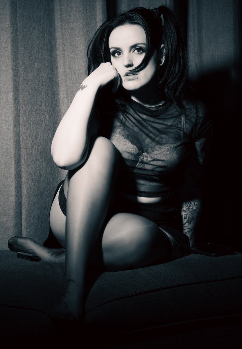 Orcuslillium's tweet photo. Self shot portrait 😊 https://t.co/ZwfJT3GFDx