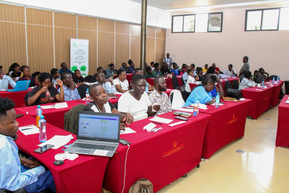 RoxxAndere's tweet photo. Governance training by Uraia trust and siaya muungano network @ArlingsonOmondi @merol9090 https://t.co/EzGx9NYfoV