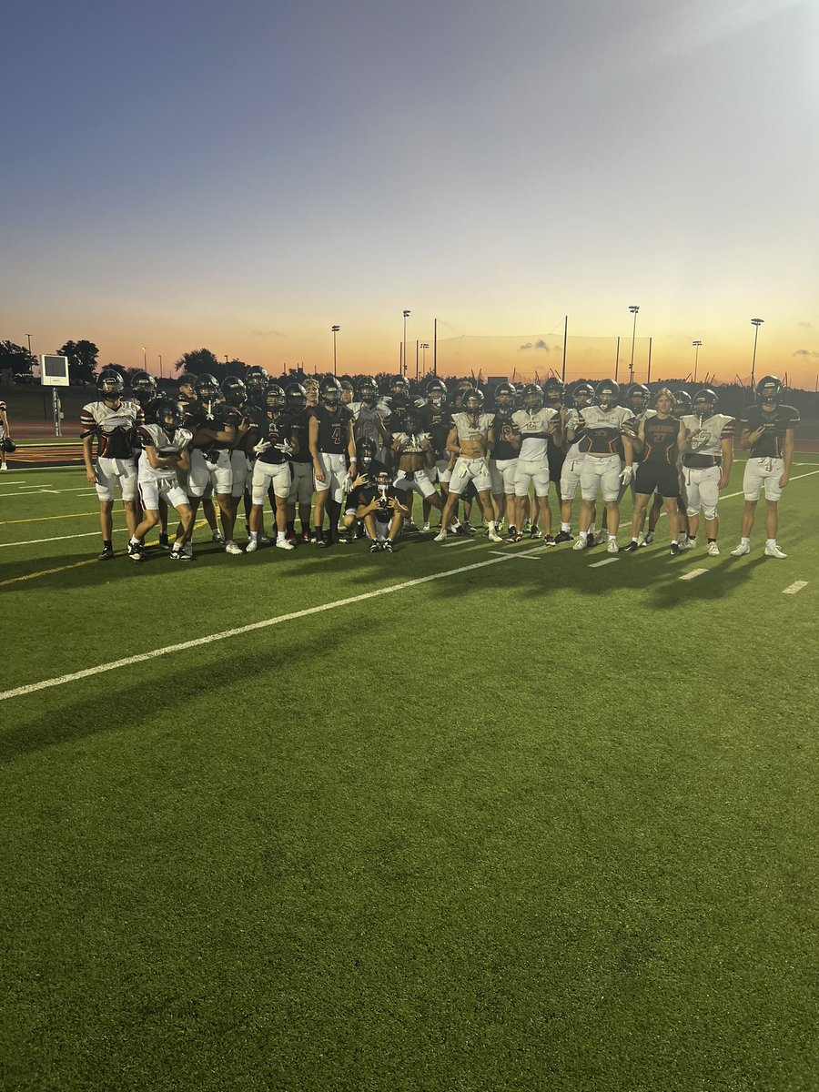 CoachLBrooks's tweet photo. Caught the Senior Sunrise before practice for the the last first day! It’s going to be a great year for our seniors! 🤞🏼🏈@1RoUSeFB @RouseRaidersFB #faiththroughfortitude https://t.co/UeQhPdAnm2