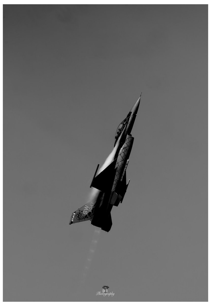 damci73's tweet photo. @flightradar24 F-16 Viper https://t.co/k3LEL95Squ