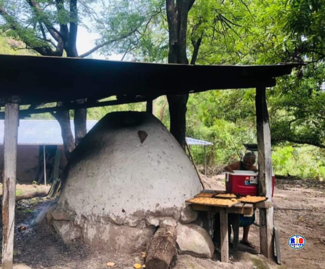 irisq_22's tweet photo. En el campo, la vida se entrelaza con la gastronomía, creando un festín no solo para el paladar, sino también para el alma.
¡Bonito Miércoles!
#Costumbres #Tradiciones
#Honduras #GoHN
🇭🇳☕😊🫶 https://t.co/Fa1fGAvMv7