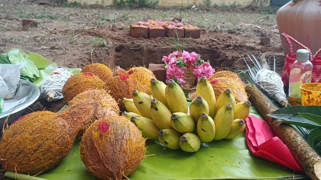 MaKaStalin's tweet image. #பள்ளி_மேம்பாட்டு_மானியம்_6வது நிதிக்குழு மானியம் திட்டத்தின் கீழ் 34லட்சம் மதிப்பீட்டில் அரசு மேல்நிலைப்பள்ளியில் மாணவ, மாணவிகளுக்கான #சுகாதார_வளாகம் கட்டும் பணிகளுக்கு எனது  முன்னிலையில் பூமிபூஜை நடைபெற்றது... @AduthuraiOffl