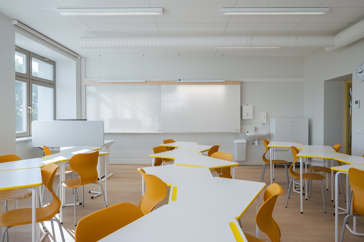 TKTeamGroup's tweet photo. We installed WriteView sliding whiteboard systems at Tartu Karlova School. The WriteView whiteboard system combines traditional and digital presentation options.
👉 https://t.co/E4Ailkr8jd
👉 https://t.co/F2MZauHN2f

#tkteam #WriteView #school #boards #classroom https://t.co/BBsowvcXTz