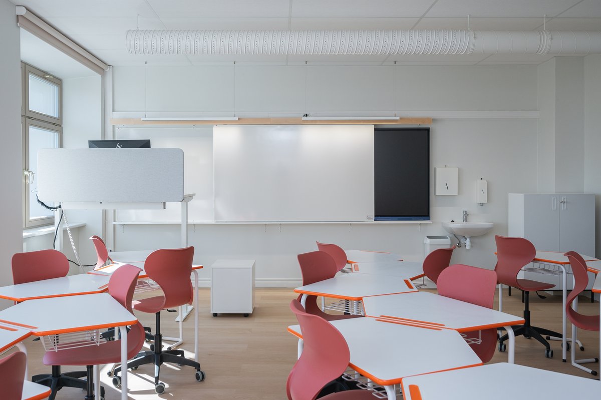 TKTeamGroup's tweet photo. We installed WriteView sliding whiteboard systems at Tartu Karlova School. The WriteView whiteboard system combines traditional and digital presentation options.
👉 https://t.co/E4Ailkr8jd
👉 https://t.co/F2MZauHN2f

#tkteam #WriteView #school #boards #classroom https://t.co/BBsowvcXTz
